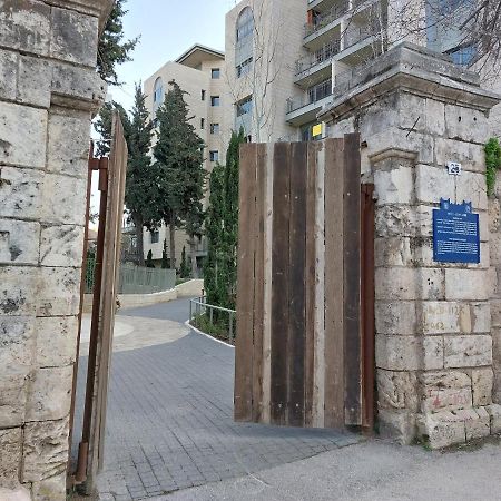 Naama New Boutique Apartment Yerusalem Bagian luar foto